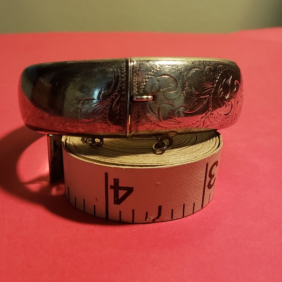 Vintage 925 Sterling Silver Etched Leaf Hinged Cuff Bracelet - Picture 3 of 8